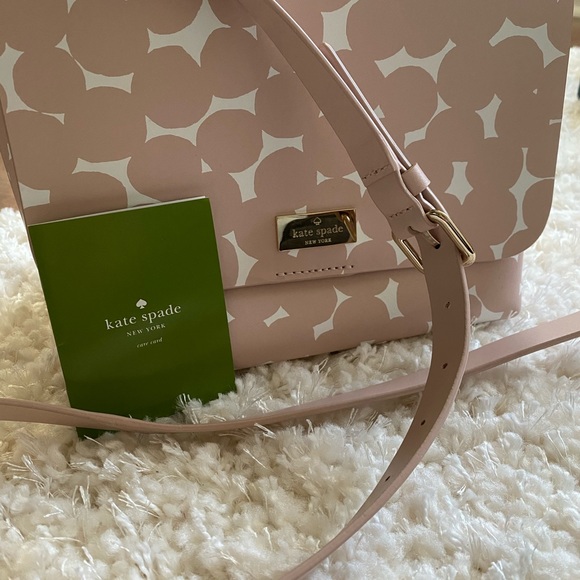 kate spade Handbags - Authentic Kate Spade Crossbody